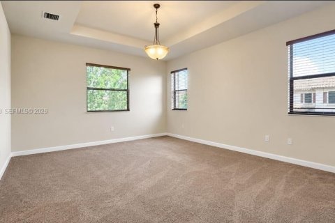 Villa ou maison à vendre à Hialeah, Floride: 3 chambres, 217.86 m2 № 2246863 - photo 17