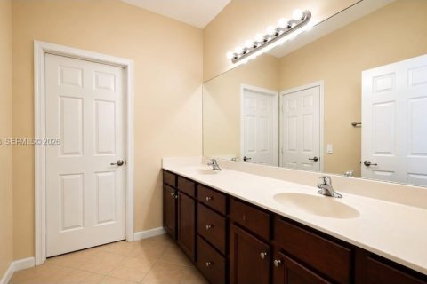 Villa ou maison à vendre à Hialeah, Floride: 3 chambres, 217.86 m2 № 2246863 - photo 29