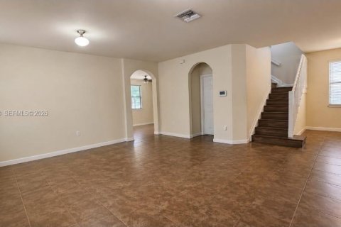 Villa ou maison à vendre à Hialeah, Floride: 3 chambres, 217.86 m2 № 2246863 - photo 8