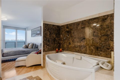 Купить кондоминиум в Санни-Айлс-Бич, Флорида 2 спальни, 163.14м2, № 2025450 - фото 19