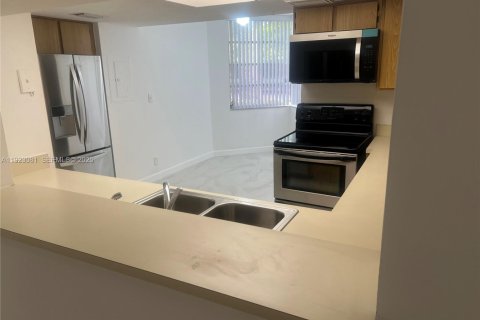 Condominio en alquiler en Davie, Florida, 3 dormitorios, 107.3 m2 № 1976798 - foto 8