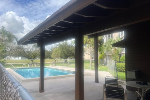 Condominio en alquiler en Davie, Florida, 3 dormitorios, 107.3 m2 № 1976798 - foto 4