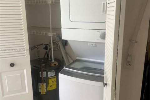 Condominio en alquiler en Davie, Florida, 3 dormitorios, 107.3 m2 № 1976798 - foto 14