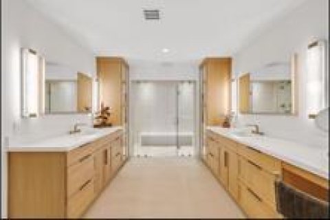 Apartment in Ocean Ridge, Florida 3 bedrooms, 227.05 sq.m. № 2175617 - photo 21