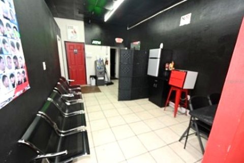 Immobilier commercial à vendre à Orlando, Floride: 144.93 m2 № 2419157 - photo 2