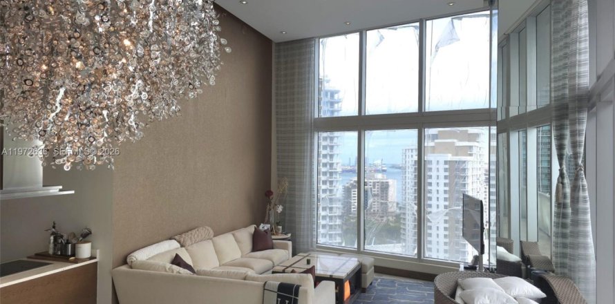 Condominio en Miami, Florida, 3 dormitorios № 2032932