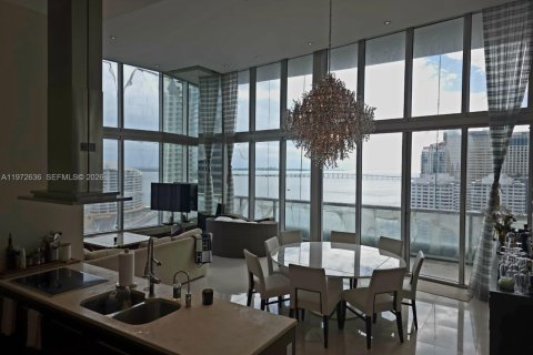 Condominio en venta en Miami, Florida, 3 dormitorios, 173.73 m2 № 2032932 - foto 4