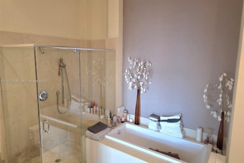 Condominio en venta en Miami, Florida, 3 dormitorios, 173.73 m2 № 2032932 - foto 8