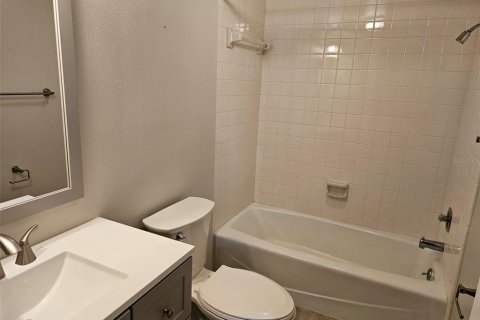 Condo in Bradenton, Florida, 2 bedrooms  № 2197552 - photo 17