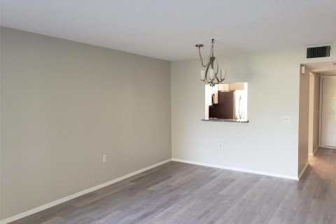 Condo in Bradenton, Florida, 2 bedrooms  № 2197552 - photo 7