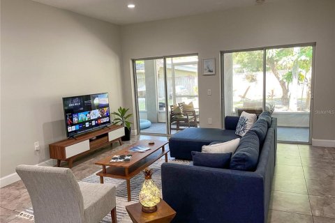 House in Sarasota, Florida 3 bedrooms, 145.21 sq.m. № 2227509 - photo 6