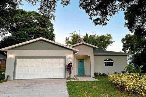 House in Sarasota, Florida 3 bedrooms, 145.21 sq.m. № 2227509