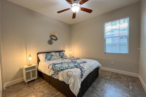 House in Sarasota, Florida 3 bedrooms, 145.21 sq.m. № 2227509 - photo 15