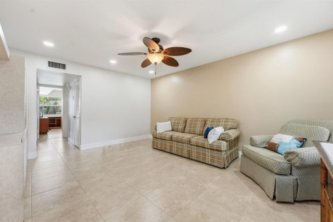 Condo in Delray Beach, Florida, 2 bedrooms  № 2184620 - photo 4
