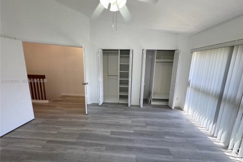 Touwnhouse à louer à Davie, Floride: 3 chambres, 123.37 m2 № 2407254 - photo 10