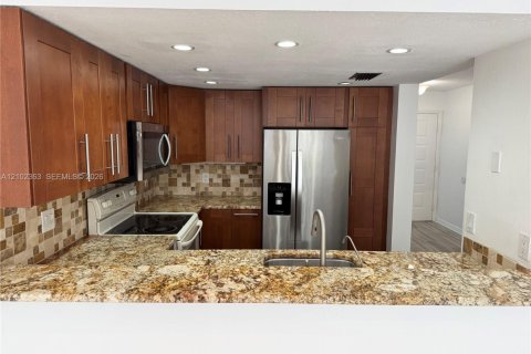 Touwnhouse à louer à Davie, Floride: 3 chambres, 123.37 m2 № 2407254 - photo 3