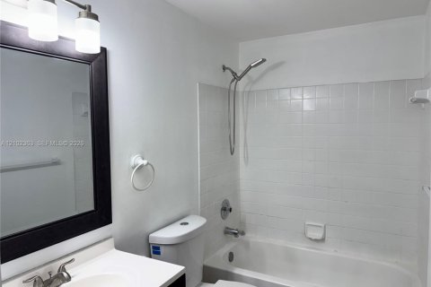 Touwnhouse à louer à Davie, Floride: 3 chambres, 123.37 m2 № 2407254 - photo 17