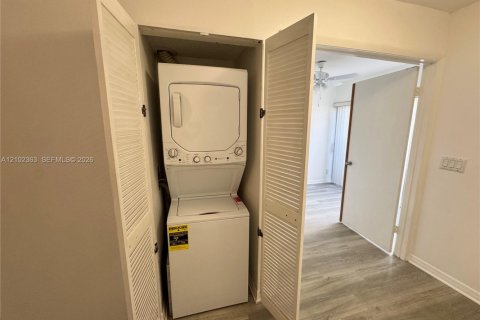 Touwnhouse à louer à Davie, Floride: 3 chambres, 123.37 m2 № 2407254 - photo 8