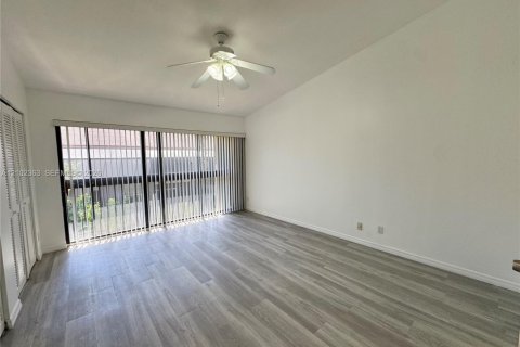Touwnhouse à louer à Davie, Floride: 3 chambres, 123.37 m2 № 2407254 - photo 9