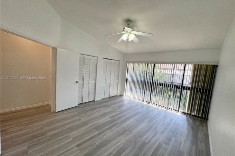 Touwnhouse à louer à Davie, Floride: 3 chambres, 123.37 m2 № 2407254 - photo 11