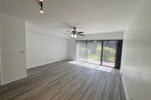 Touwnhouse à louer à Davie, Floride: 3 chambres, 123.37 m2 № 2407254 - photo 6