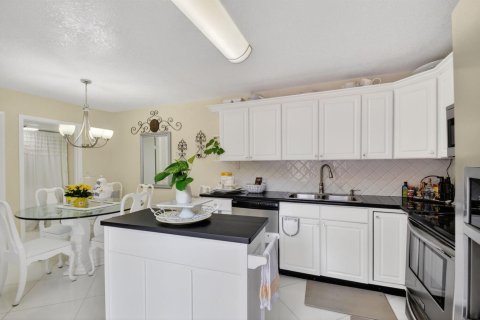 Touwnhouse à vendre à West Palm Beach, Floride: 2 chambres, 114.83 m2 № 2177039 - photo 14