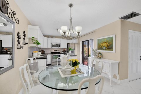 Touwnhouse à vendre à West Palm Beach, Floride: 2 chambres, 114.83 m2 № 2177039 - photo 9