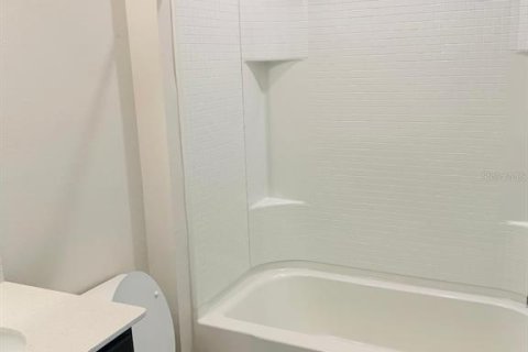 Villa ou maison à louer à Lakeland, Floride: 5 chambres, 235.69 m2 № 2411554 - photo 3