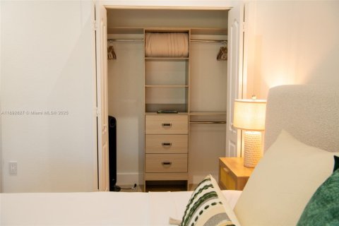 Снять в аренду виллу или дом в Венеция, Флорида 3 спальни, 187.66м2, № 1946441 - фото 9