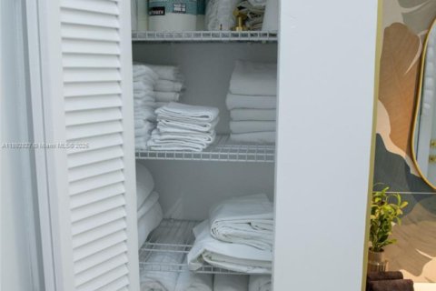 Снять в аренду виллу или дом в Венеция, Флорида 3 спальни, 187.66м2, № 1946441 - фото 12