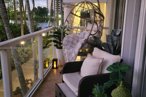 Condo in Miami, Florida, 2 bedrooms № 2009596