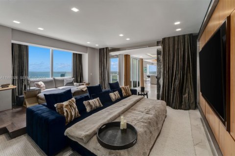 Condominio en venta en Miami, Florida, 4 dormitorios, 619.75 m2 № 2055995 - foto 11