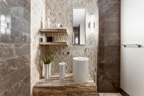 Condominio en venta en Miami, Florida, 4 dormitorios, 619.75 m2 № 2055995 - foto 15