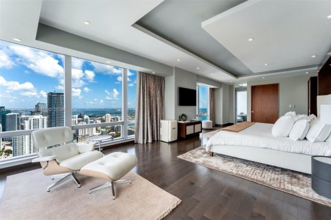 Condominio en venta en Miami, Florida, 4 dormitorios, 619.75 m2 № 2055995 - foto 7