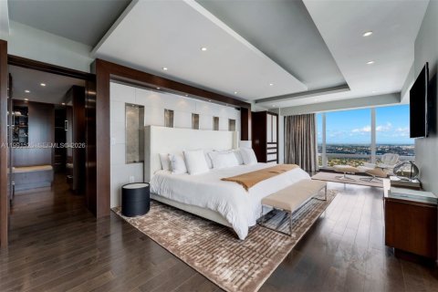 Condominio en venta en Miami, Florida, 4 dormitorios, 619.75 m2 № 2055995 - foto 16