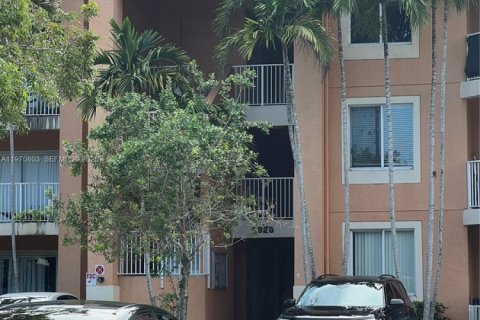 Condominio en Davie, Florida, 2 dormitorios  № 2032614