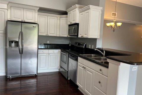 Condominio en venta en Davie, Florida, 2 dormitorios, 109.9 m2 № 2032614 - foto 2