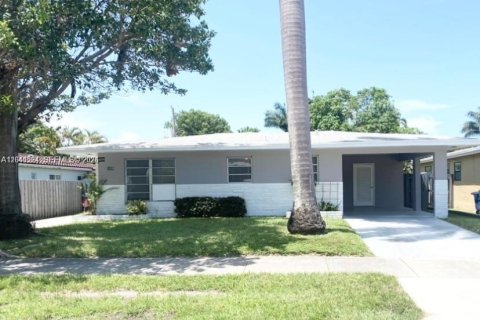 Casa en Hallandale Beach, Florida 2 dormitorios, 176.7 m2 № 2271191