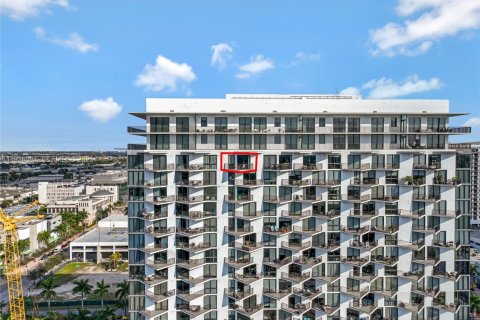 Condo in Doral, Florida, 1 bedroom № 1986041 - photo 27