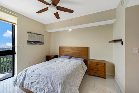 Condo in Doral, Florida, 1 bedroom № 1986041 - photo 14