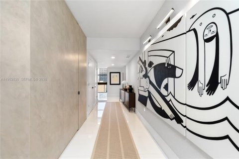 Condo in Miami, Florida, 3 bedrooms № 2027543 - photo 11