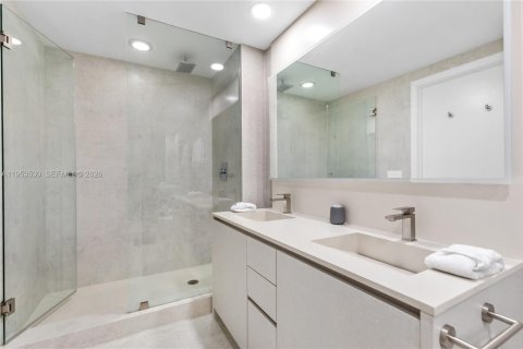 Condo in Miami, Florida, 3 bedrooms № 2027543 - photo 19