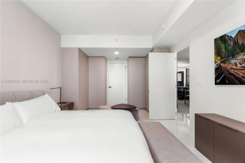 Condo in Miami, Florida, 3 bedrooms № 2027543 - photo 17