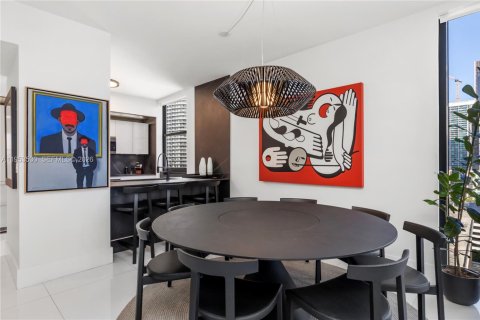 Condo in Miami, Florida, 3 bedrooms № 2027543 - photo 3
