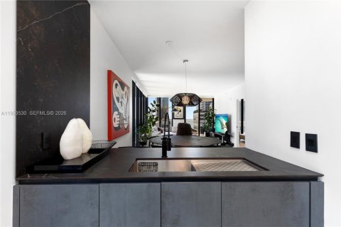 Condo in Miami, Florida, 3 bedrooms № 2027543 - photo 6