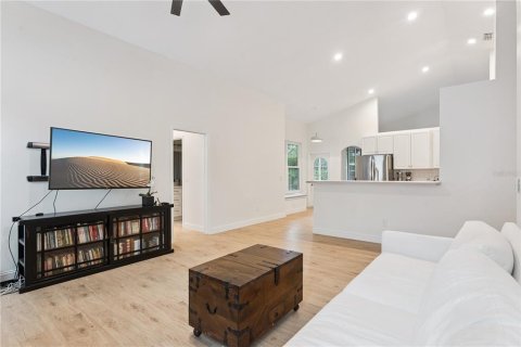 Casa en venta en Orlando, Florida, 4 dormitorios, 207.26 m2 № 2217544 - foto 9