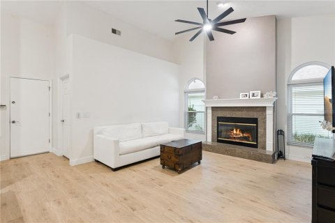 Casa en venta en Orlando, Florida, 4 dormitorios, 207.26 m2 № 2217544 - foto 7