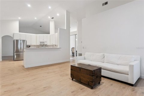Casa en venta en Orlando, Florida, 4 dormitorios, 207.26 m2 № 2217544 - foto 10