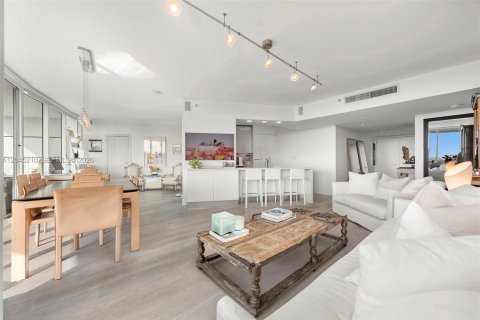 Copropriété à vendre à Miami, Floride: 1 chambre, 112.41 m2 № 2193509 - photo 12