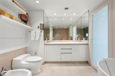 Copropriété à vendre à Miami, Floride: 1 chambre, 112.41 m2 № 2193509 - photo 27